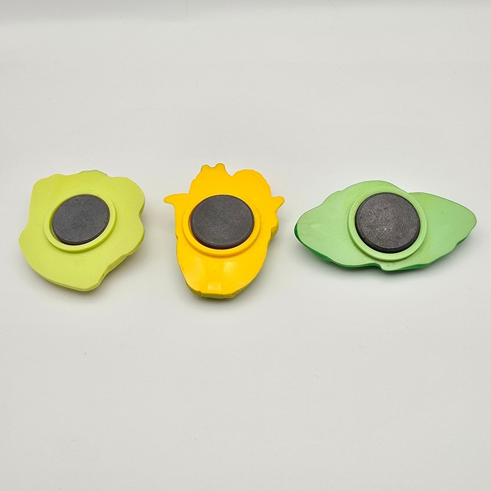 Vintage anthropomorphic "Baby Veggies" refrigerator magnets Set 3 Avon 80s - Picture 2 of 2
